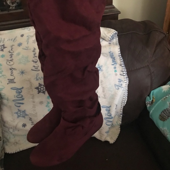 Thigh high boots or knee high boots. - Picture 2 of 2